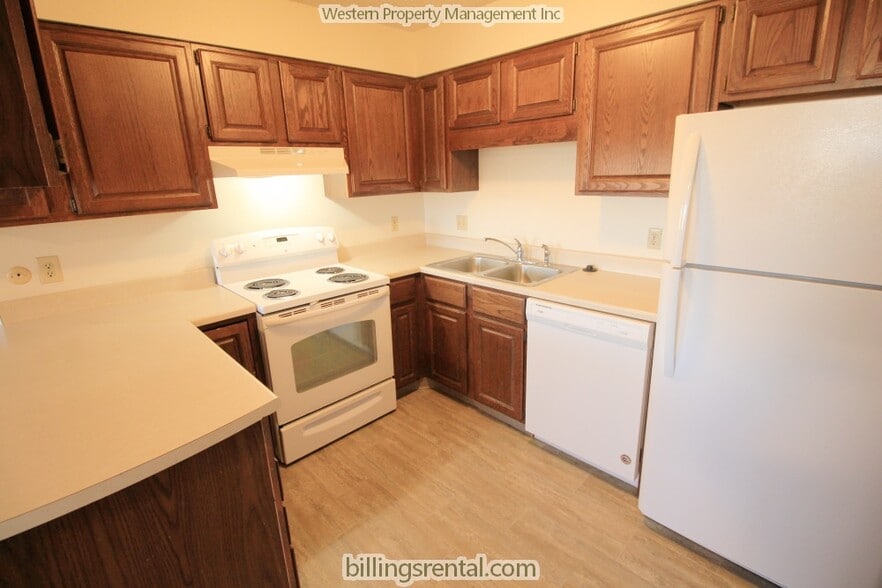 Kitchen - 1584 Governors Blvd