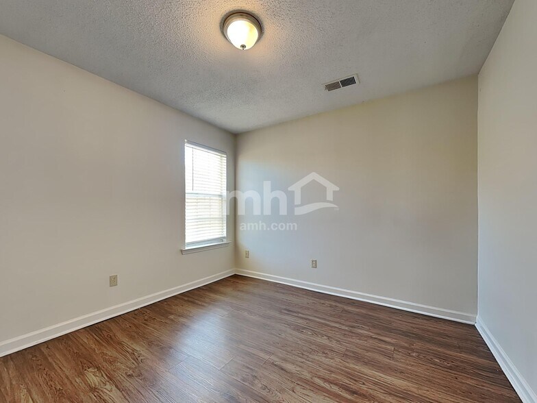 Building Photo - 1114 Green Fern Cv