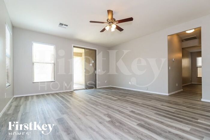 Building Photo - 11759 W Hopi St
