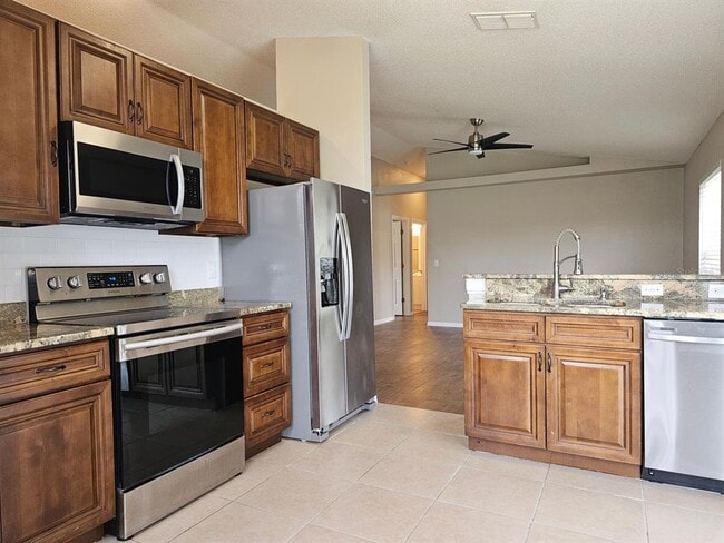 Building Photo - 1528 Ridge Pointe Dr