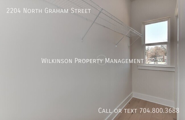 Building Photo - 2204 N Graham St