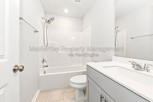 Building Photo - 3001 Brellon Ln