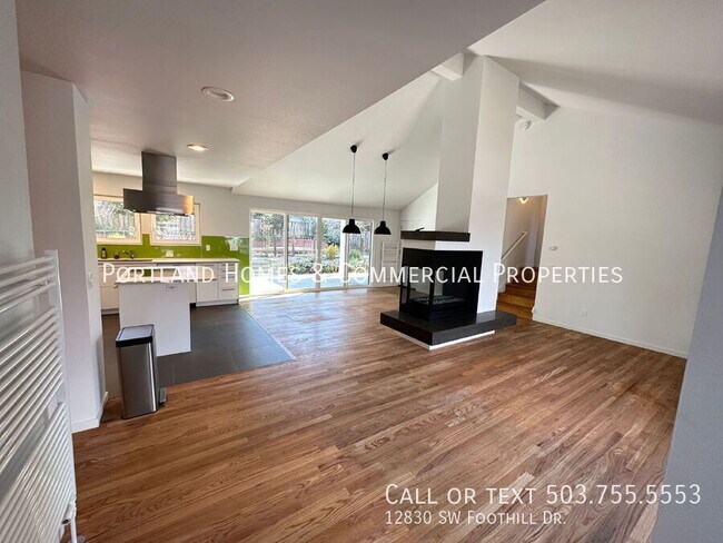 Building Photo - 12830 SW Foothill Dr