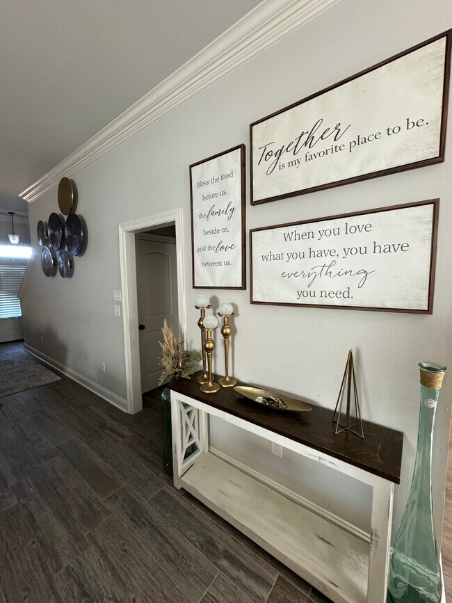 Building Photo - 296 Pilatus Dr