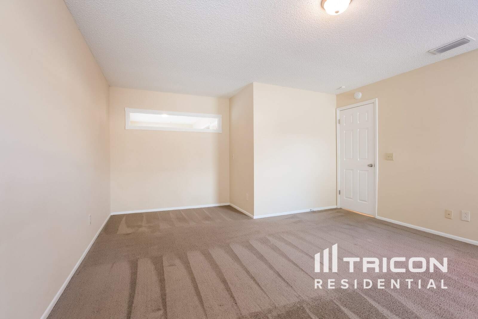 Building Photo - 1605 Long Pond Dr