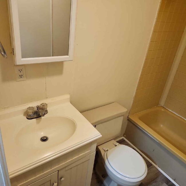 Building Photo - 85028 Patricia Ct