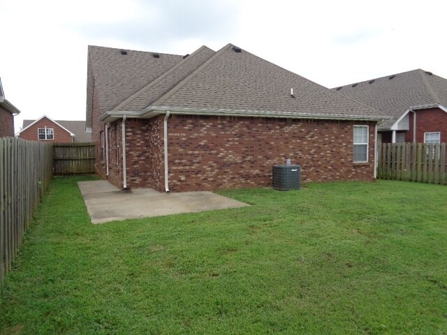 Building Photo - 1006 Hendricks Ct