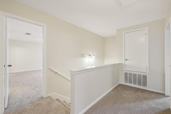 Building Photo - 8313 Steamline Cir