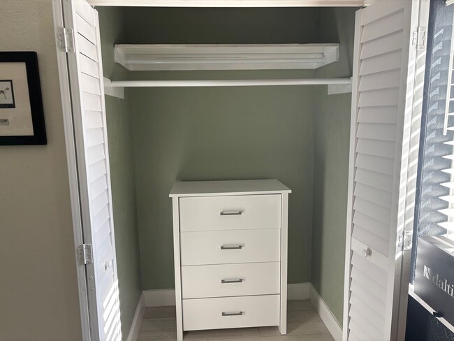 Building Photo - 3BR 2BA for Rent NSB between US1 & the River