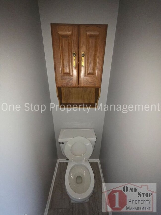 Building Photo - The Perfect 3 bedroom/2 bathroom home in Grandview, MO!