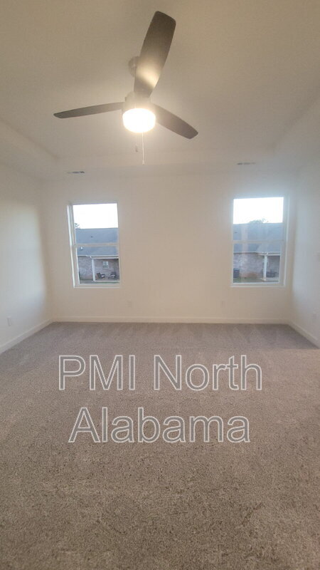 Building Photo - 7597 Discovery Pt Dr NW