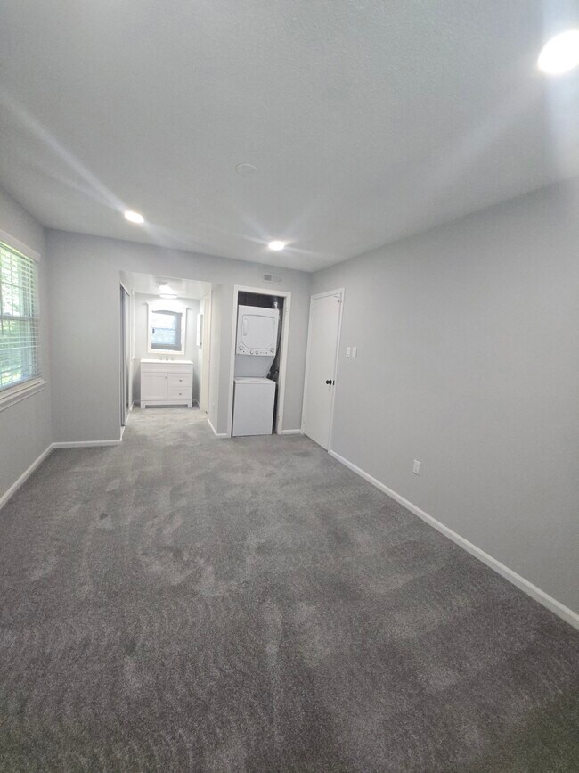 Building Photo - 122 Berwick Pl