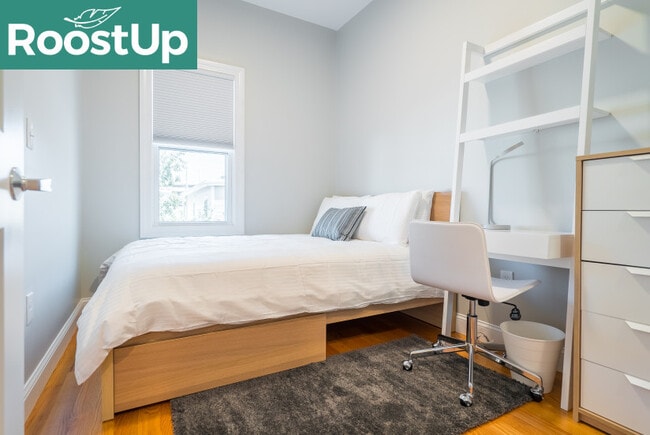 Building Photo - Furnished Private Bedroom in Cambridge