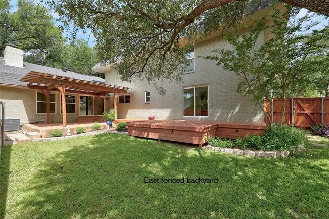 Building Photo - 9411 Cedar Crest Dr