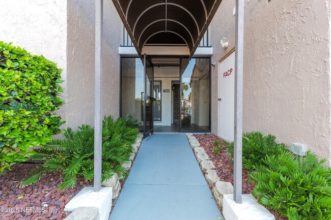 Building Photo - 275 1st St S