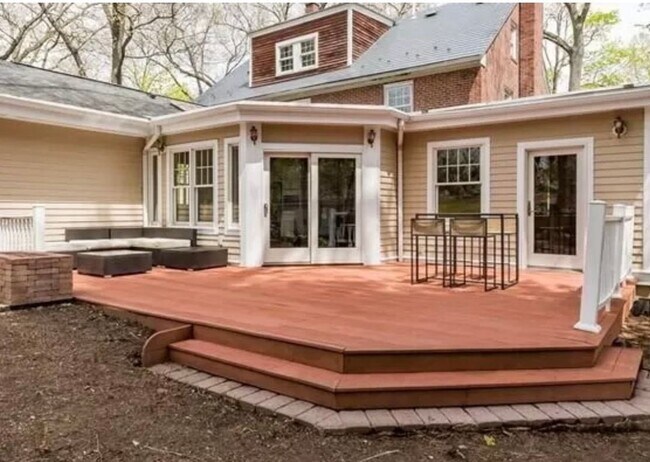Building Photo - 5bed single family house