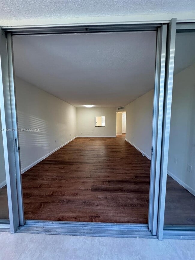 Building Photo - 1 bedroom in North Miami Beach FL 33179