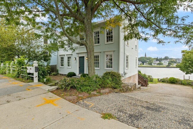 Building Photo - 624 Quinnipiac Ave