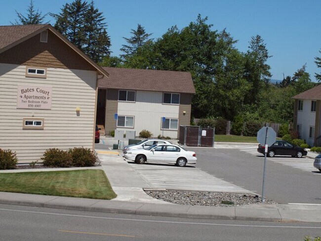 Building Photo - 2375 Bates Ln