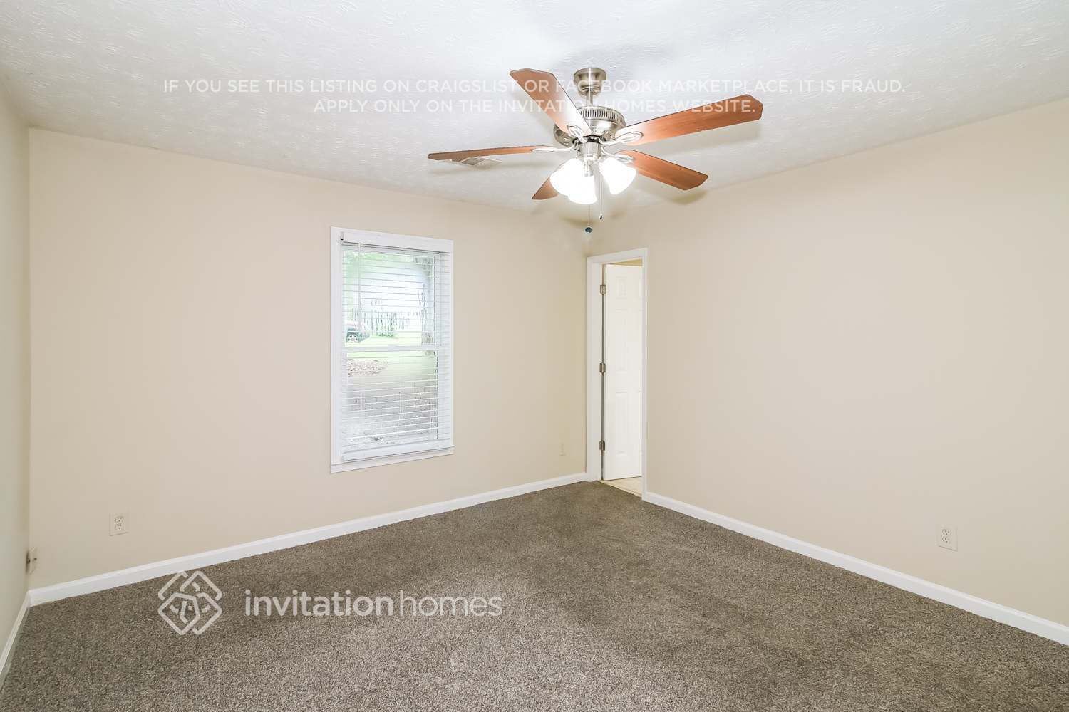 Building Photo - 2062 Red Rose Ln
