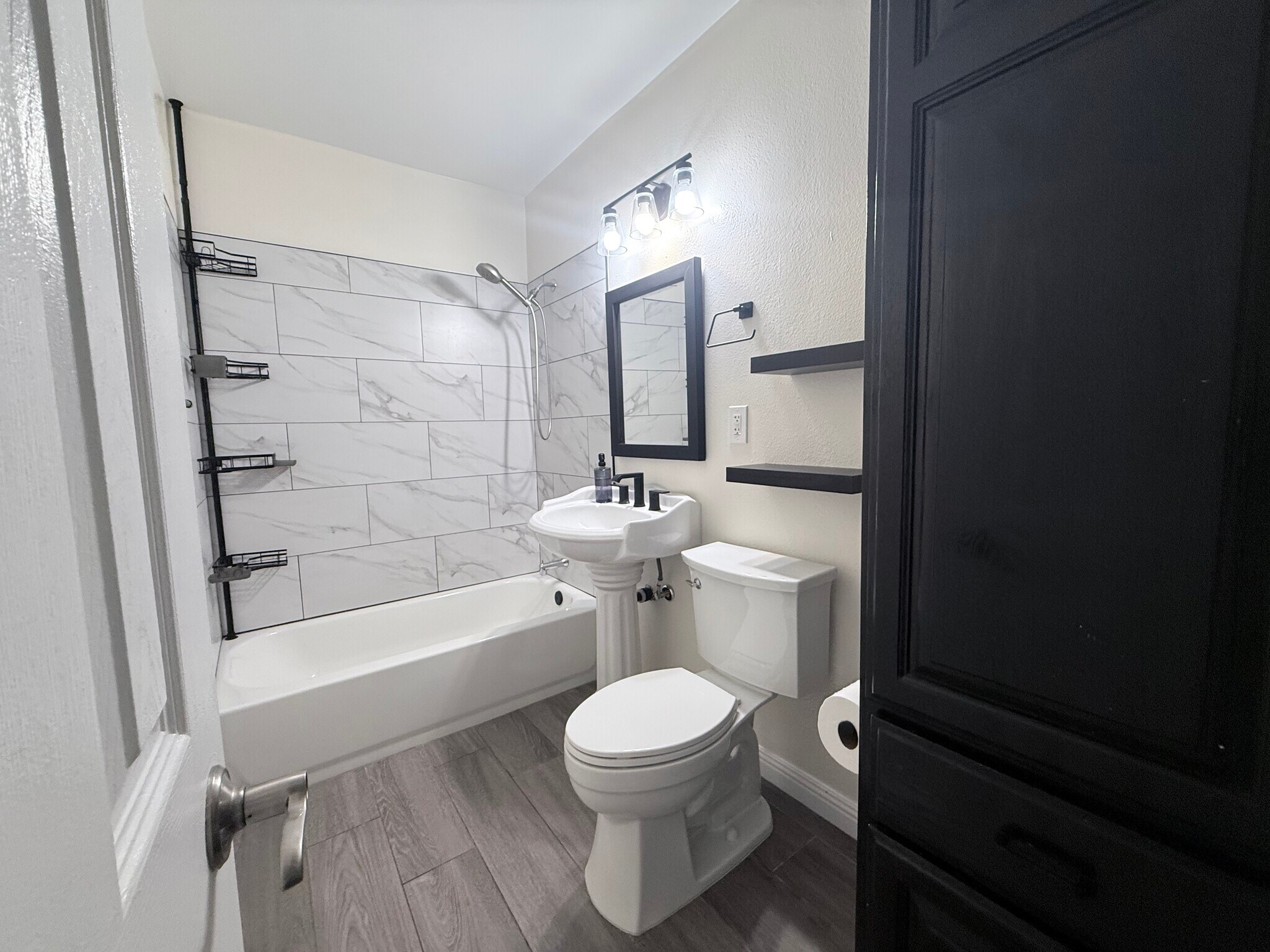 Building Photo - 9625 Adoree St