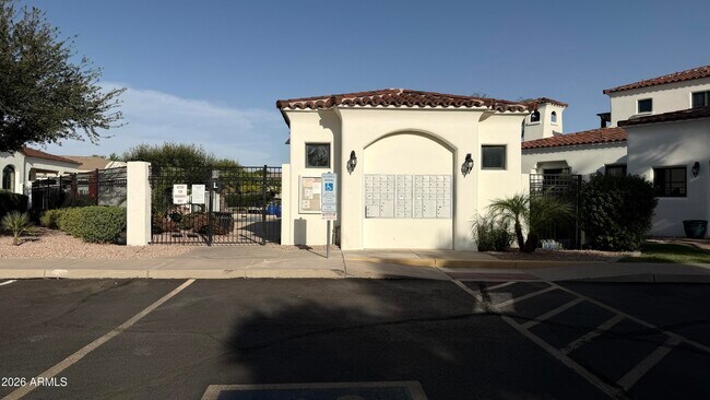 Building Photo - 1777 W Ocotillo Rd