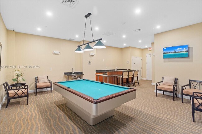 Building Photo - 1745 E Hallandale Beach Blvd