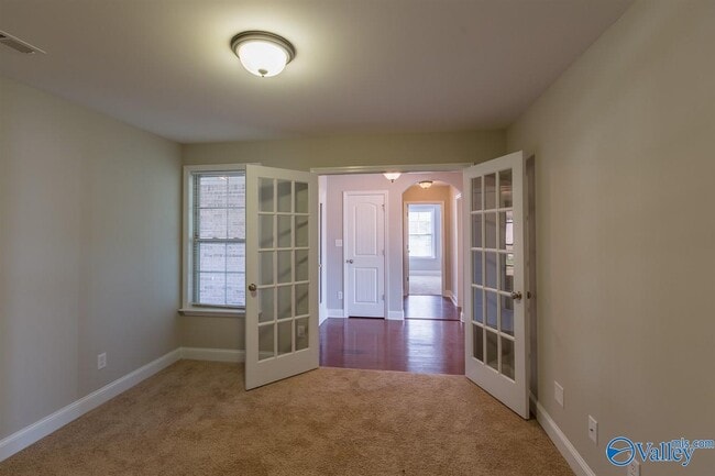 Building Photo - 6812 Wintercrest Way SE