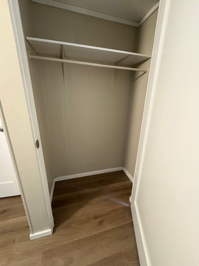 Building Photo - AI - 05 - Avon St