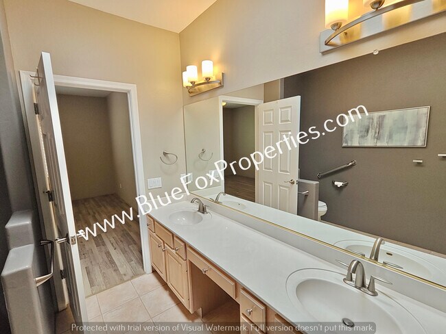 Building Photo - 12628 N Running Coyote Dr