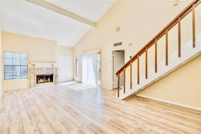 Building Photo - 6103 Ludington Dr