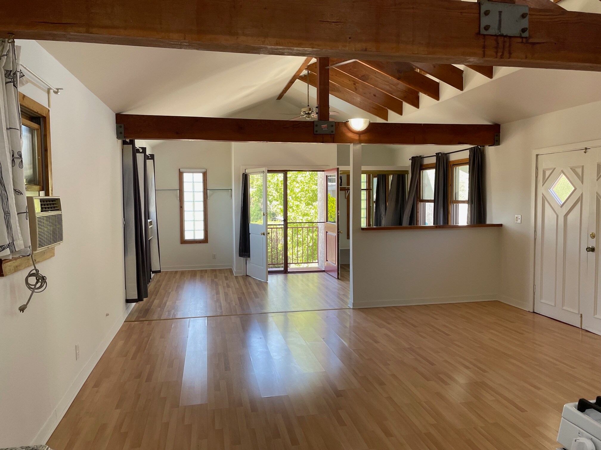 Main Room / Bedroom - 5257 Sylmar Ave
