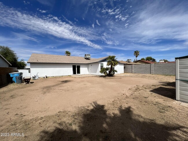 Building Photo - 613 W Westcott Dr