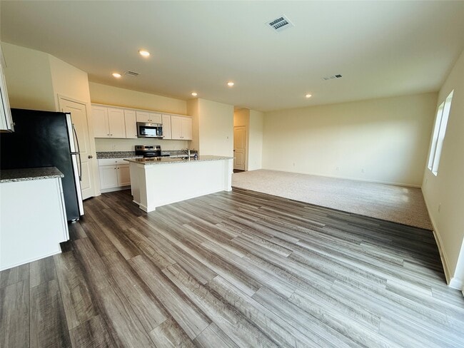 Building Photo - 7824 Blue Star Flower Ln