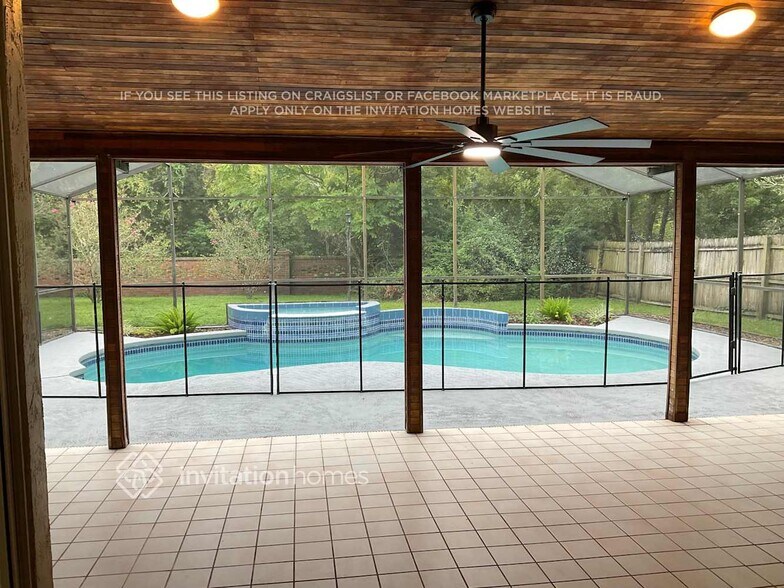 Building Photo - 1450 Thornhill Cir
