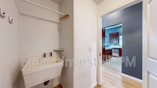 Building Photo - 430 Merlot Dr