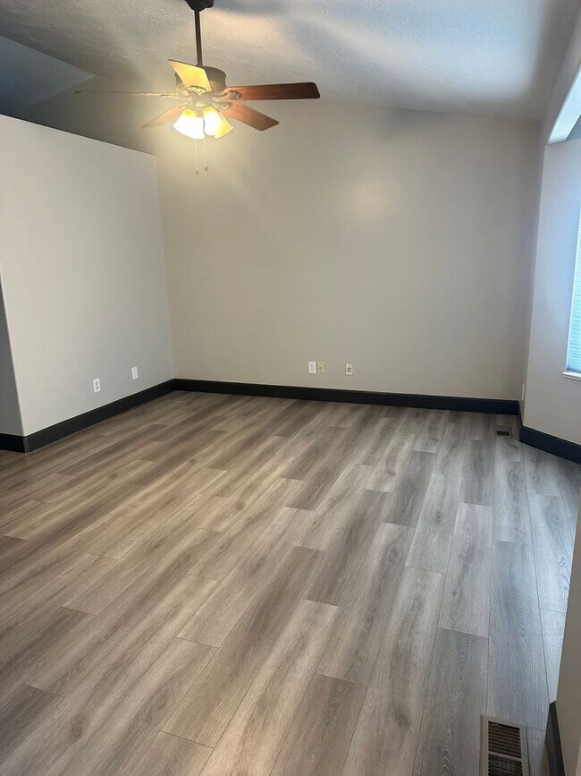 Building Photo - Beautiful Home For Rent!