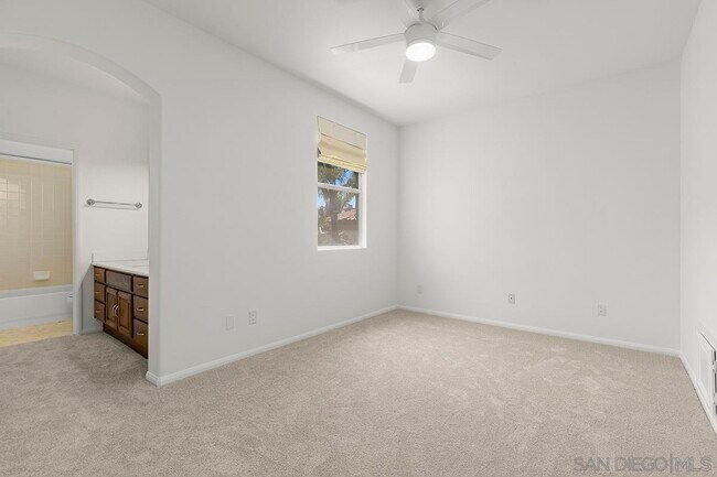 Building Photo - 11370 W San Raphael