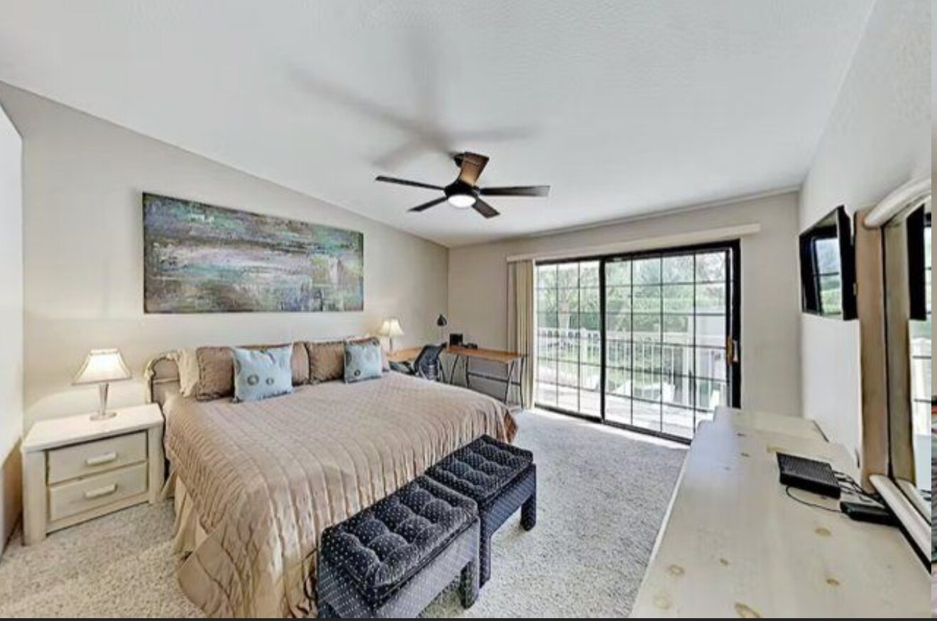 Master Bedroom - 505 S Farrell Dr