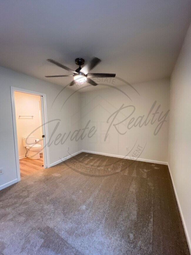 Building Photo - SPECIAL: FIRST MONTHS RENT FREE! Two Bedro...