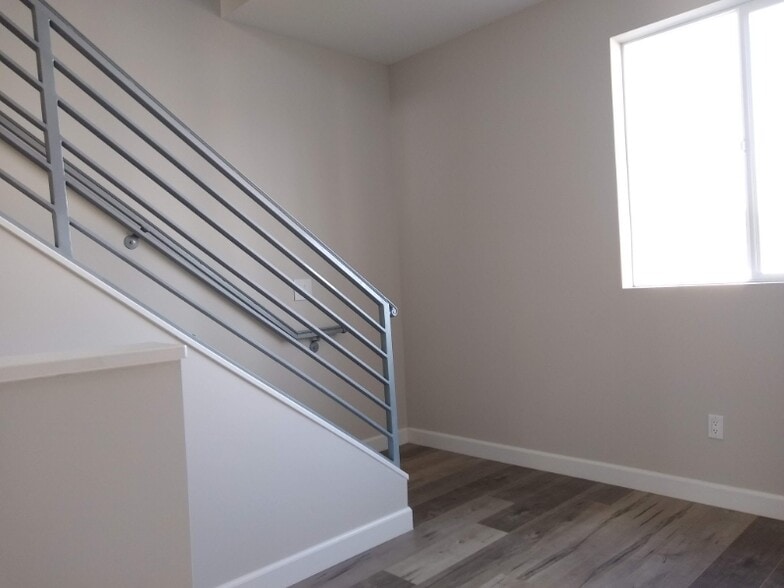 Building Photo - 12120 La Maida St