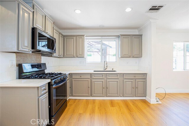 Building Photo - 10531 Greenburn Ave