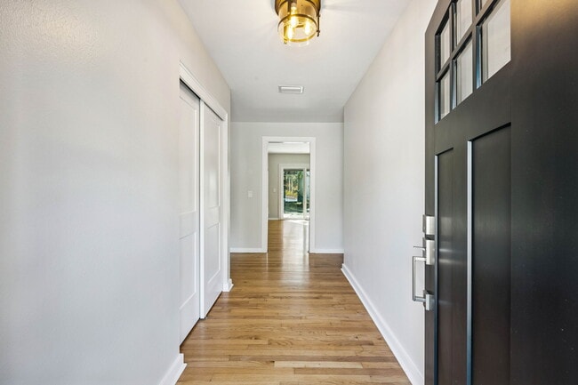 Building Photo - 2614 Gregor McGregor Blvd