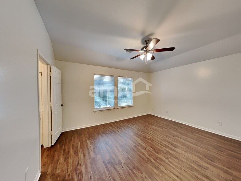 Building Photo - 5939 Stockholm Ct