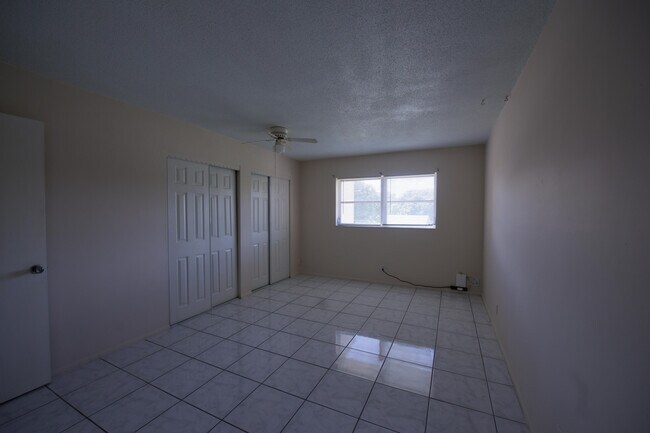 Building Photo - 2102 NE 1st Way