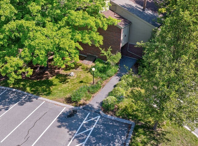Building Photo - 236 Brown Bear Crossing