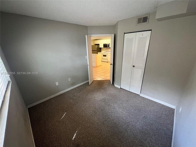 Building Photo - 251 Palm Cir W