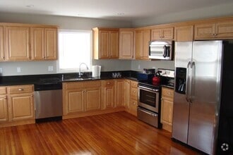Building Photo - 431 Trapelo Rd