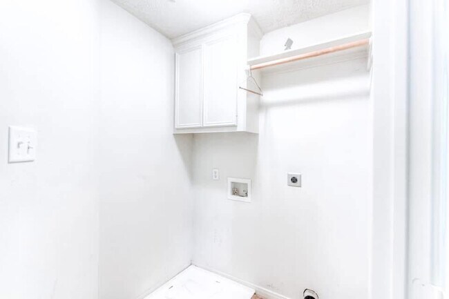 Building Photo - 213 Foster St