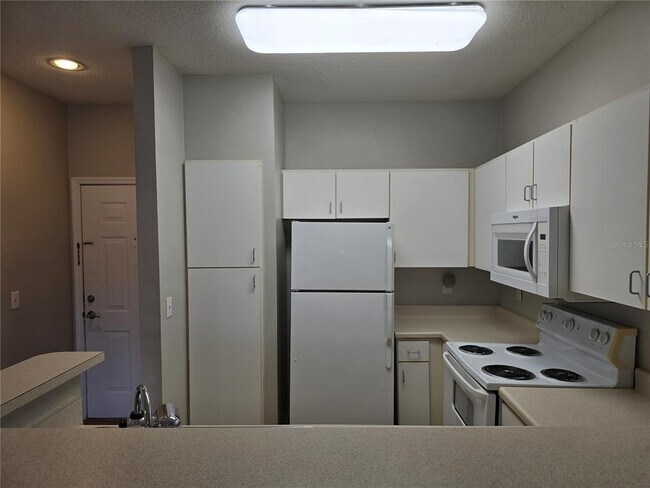 Building Photo - 1910 E Palm Ave